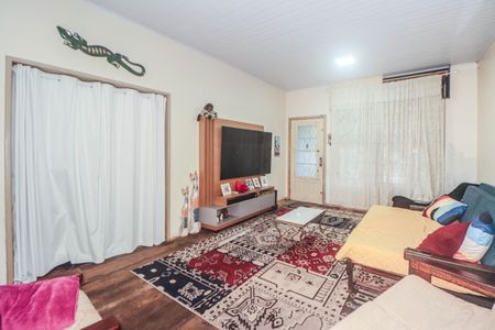 Casa para alugar com 242m², 2 quartos e 2 vagas Casa para alugar com 242m², 2 quartos e 2 vagasSala