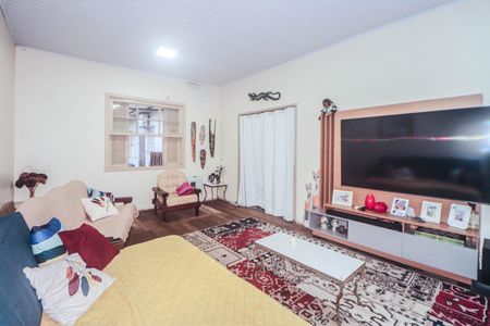 Casa para alugar com 242m², 2 quartos e 2 vagas Casa para alugar com 242m², 2 quartos e 2 vagasSala