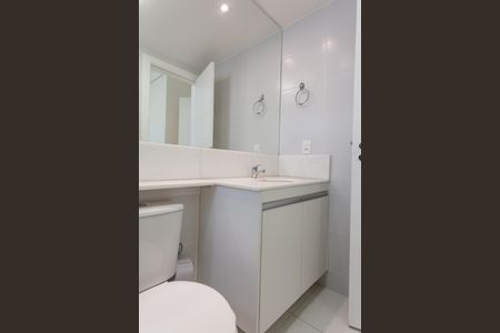 Apartamento à venda com 77m², 2 quartos e 2 vagas Apartamento à venda com 77m², 2 quartos e 2 vagasBanheiro da Suíte 1