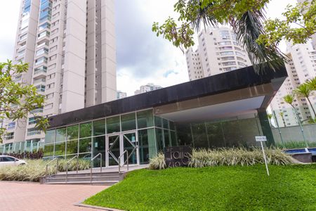 Apartamento à venda com 77m², 2 quartos e 2 vagas Apartamento à venda com 77m², 2 quartos e 2 vagasFachada