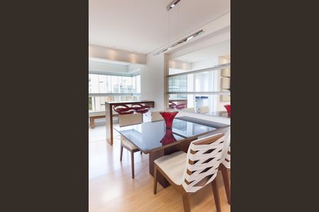 Apartamento à venda com 77m², 2 quartos e 2 vagas Apartamento à venda com 77m², 2 quartos e 2 vagasSala de Jantar