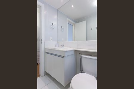 Apartamento à venda com 77m², 2 quartos e 2 vagas Apartamento à venda com 77m², 2 quartos e 2 vagasBanheiro da Suíte 2