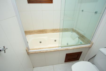 Apartamento para alugar com 400m², 3 quartos e 1 vaga Apartamento para alugar com 400m², 3 quartos e 1 vagaBanheiro/Suíte