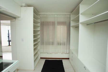 Apartamento para alugar com 400m², 3 quartos e 1 vaga Apartamento para alugar com 400m², 3 quartos e 1 vagaCloset/Suíte