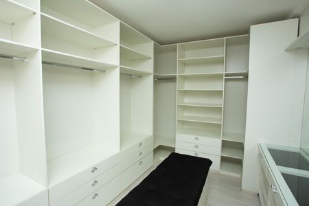 Apartamento para alugar com 400m², 3 quartos e 1 vaga Apartamento para alugar com 400m², 3 quartos e 1 vagaCloset/Suíte
