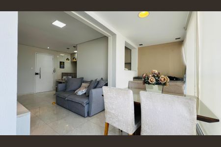 Apartamento à venda com 72m², 2 quartos e 1 vaga Apartamento à venda com 72m², 2 quartos e 1 vagaSala