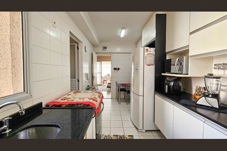 Apartamento à venda com 98m², 3 quartos e 2 vagas Apartamento à venda com 98m², 3 quartos e 2 vagasCozinha