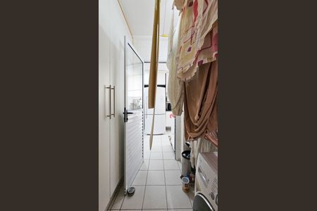 Apartamento à venda com 98m², 3 quartos e 2 vagas Apartamento à venda com 98m², 3 quartos e 2 vagasÁrea de Serviço