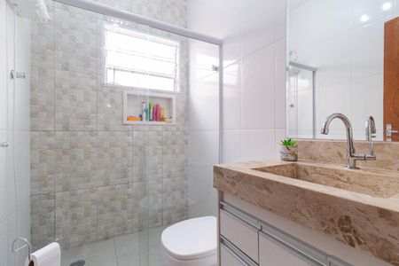 Casa à venda com 150m², 3 quartos e 2 vagas Casa à venda com 150m², 3 quartos e 2 vagasBanheiro 2