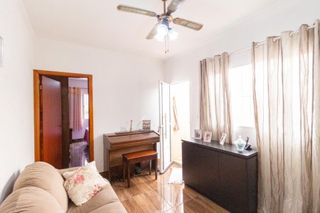 Casa à venda com 150m², 3 quartos e 2 vagas Casa à venda com 150m², 3 quartos e 2 vagasSala