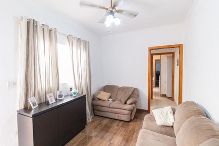 Casa à venda com 150m², 3 quartos e 2 vagas Casa à venda com 150m², 3 quartos e 2 vagasSala