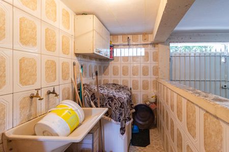 Casa à venda com 150m², 3 quartos e 2 vagas Casa à venda com 150m², 3 quartos e 2 vagasÁrea de serviço