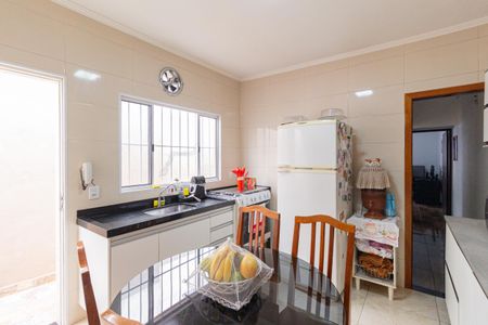 Casa à venda com 150m², 3 quartos e 2 vagas Casa à venda com 150m², 3 quartos e 2 vagasCozinha