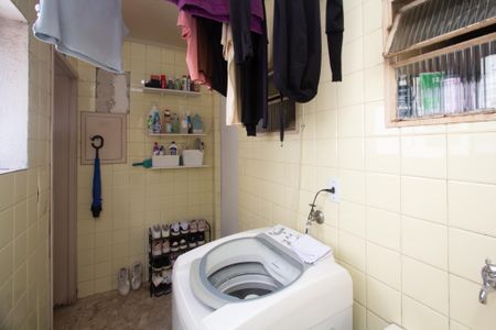 Apartamento à venda com 134m², 3 quartos e 2 vagas Apartamento à venda com 134m², 3 quartos e 2 vagasÁrea de Serviço