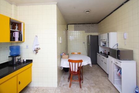 Apartamento à venda com 134m², 3 quartos e 2 vagas Apartamento à venda com 134m², 3 quartos e 2 vagasCozinha