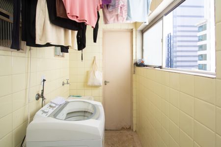 Apartamento à venda com 134m², 3 quartos e 2 vagas Apartamento à venda com 134m², 3 quartos e 2 vagasÁrea de Serviço