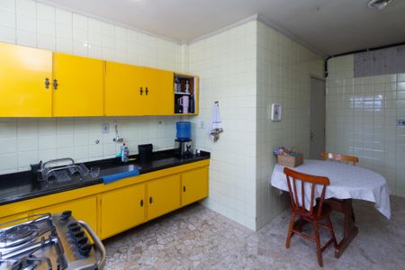 Apartamento à venda com 134m², 3 quartos e 2 vagas Apartamento à venda com 134m², 3 quartos e 2 vagasCozinha