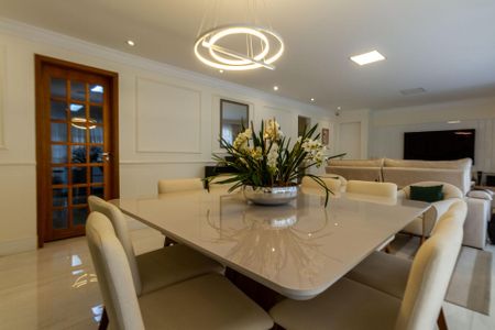 Apartamento à venda com 147m², 3 quartos e 2 vagas Apartamento à venda com 147m², 3 quartos e 2 vagasSala