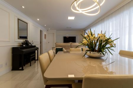 Apartamento à venda com 147m², 3 quartos e 2 vagas Apartamento à venda com 147m², 3 quartos e 2 vagasSala