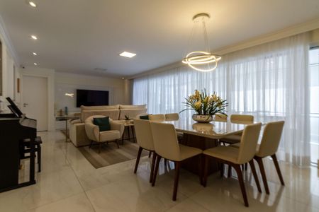 Apartamento à venda com 147m², 3 quartos e 2 vagas Apartamento à venda com 147m², 3 quartos e 2 vagasSala