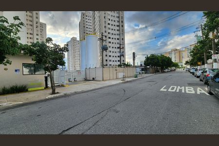 Apartamento para alugar com 40m², 2 quartos e 1 vaga Apartamento para alugar com 40m², 2 quartos e 1 vagaÁrea comum - Vista da Rua