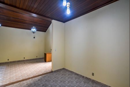 Casa para alugar com 130m², 3 quartos e 8 vagas Casa para alugar com 130m², 3 quartos e 8 vagasSala de Jantar