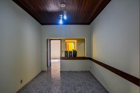 Casa para alugar com 130m², 3 quartos e 8 vagas Casa para alugar com 130m², 3 quartos e 8 vagasSala de Jantar