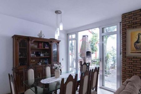 Casa à venda com 350m², 4 quartos e 6 vagas