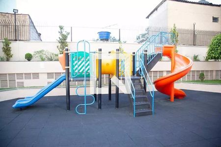 Apartamento à venda com 105m², 2 quartos e 1 vaga Apartamento à venda com 105m², 2 quartos e 1 vagaÁrea comum - Playground