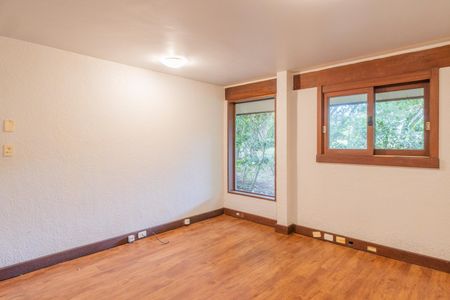 Casa de condomínio para alugar com 590m², 5 quartos e 5 vagas Casa de condomínio para alugar com 590m², 5 quartos e 5 vagasSuíte 1