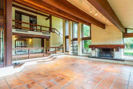 Casa de condomínio para alugar com 590m², 5 quartos e 5 vagas Casa de condomínio para alugar com 590m², 5 quartos e 5 vagasSala