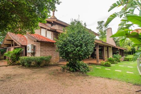 Casa de condomínio para alugar com 590m², 5 quartos e 5 vagas Casa de condomínio para alugar com 590m², 5 quartos e 5 vagasQuintal