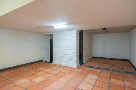 Casa de condomínio para alugar com 590m², 5 quartos e 5 vagas Casa de condomínio para alugar com 590m², 5 quartos e 5 vagasGaragem