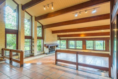 Casa de condomínio para alugar com 590m², 5 quartos e 5 vagas Casa de condomínio para alugar com 590m², 5 quartos e 5 vagasSala