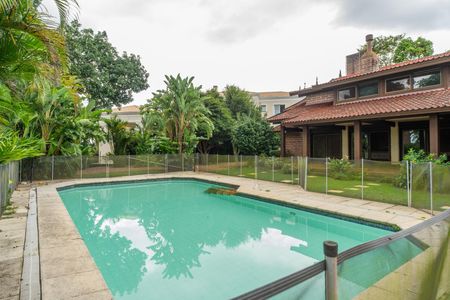 Casa de condomínio para alugar com 590m², 5 quartos e 5 vagas Casa de condomínio para alugar com 590m², 5 quartos e 5 vagasPiscina