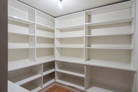 Casa de condomínio para alugar com 590m², 5 quartos e 5 vagas Casa de condomínio para alugar com 590m², 5 quartos e 5 vagasSuíte 1