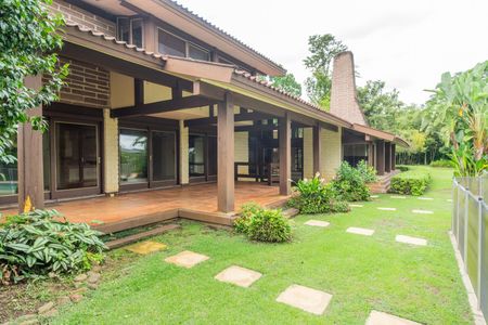 Casa de condomínio para alugar com 590m², 5 quartos e 5 vagas Casa de condomínio para alugar com 590m², 5 quartos e 5 vagasQuintal