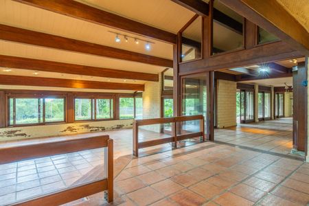 Casa de condomínio para alugar com 590m², 5 quartos e 5 vagas Casa de condomínio para alugar com 590m², 5 quartos e 5 vagasSala