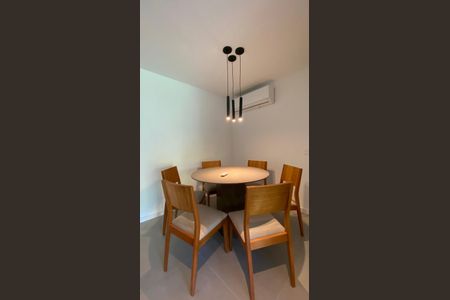 Apartamento para alugar com 106m², 3 quartos e 1 vaga Apartamento para alugar com 106m², 3 quartos e 1 vagaSala