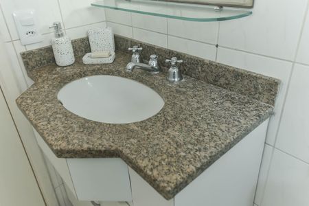 Apartamento à venda com 73m², 3 quartos e 2 vagas Apartamento à venda com 73m², 3 quartos e 2 vagasBanheiro da Suíte