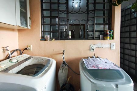 Casa à venda com 236m², 5 quartos e 3 vagas Casa à venda com 236m², 5 quartos e 3 vagasÁrea de Serviço