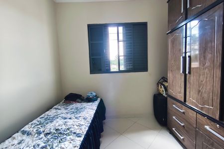 Casa à venda com 236m², 5 quartos e 3 vagas Casa à venda com 236m², 5 quartos e 3 vagasQuarto 2