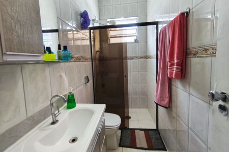 Casa à venda com 236m², 5 quartos e 3 vagas Casa à venda com 236m², 5 quartos e 3 vagasBanheiro Social