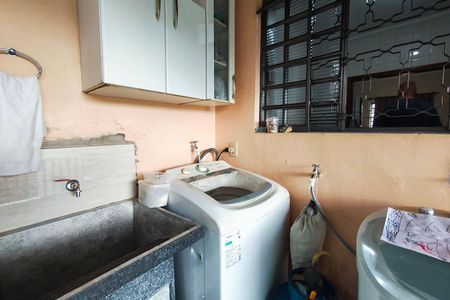 Casa à venda com 236m², 5 quartos e 3 vagas Casa à venda com 236m², 5 quartos e 3 vagasÁrea de Serviço