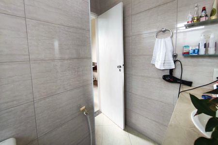 Casa à venda com 236m², 5 quartos e 3 vagas Casa à venda com 236m², 5 quartos e 3 vagasBanheiro Suíte