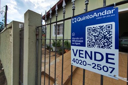 Casa à venda com 236m², 5 quartos e 3 vagas Casa à venda com 236m², 5 quartos e 3 vagasPLACA INSTALADA NA FACHADA
