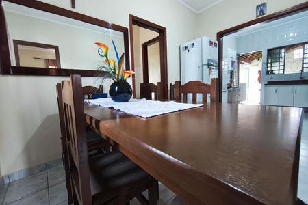 Casa à venda com 236m², 5 quartos e 3 vagas Casa à venda com 236m², 5 quartos e 3 vagasCopa