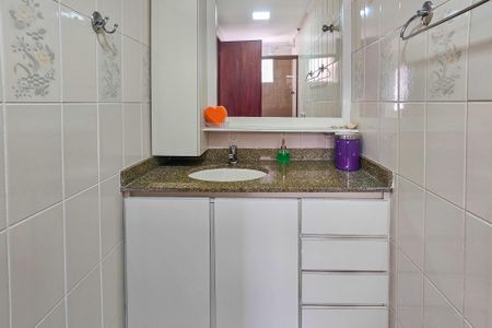 Apartamento para alugar com 105m², 3 quartos e 2 vagas Apartamento para alugar com 105m², 3 quartos e 2 vagasBanheiro da suíte 1