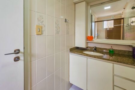 Apartamento para alugar com 105m², 3 quartos e 2 vagas Apartamento para alugar com 105m², 3 quartos e 2 vagasBanheiro da suíte 1