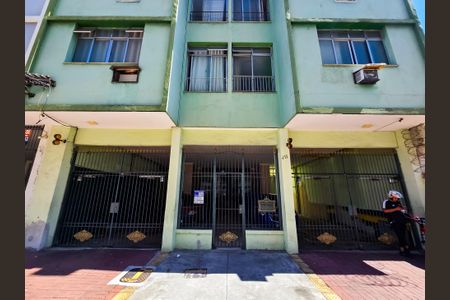 Apartamento à venda com 100m², 2 quartos e 1 vaga Apartamento à venda com 100m², 2 quartos e 1 vagaFachada